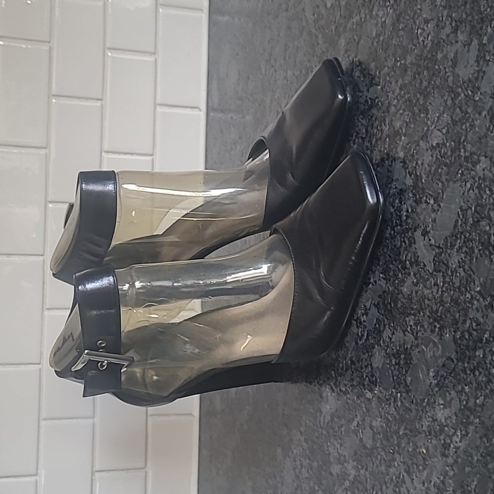 Nine West Size 6 Leather Ankle Strap Square Toe Heels